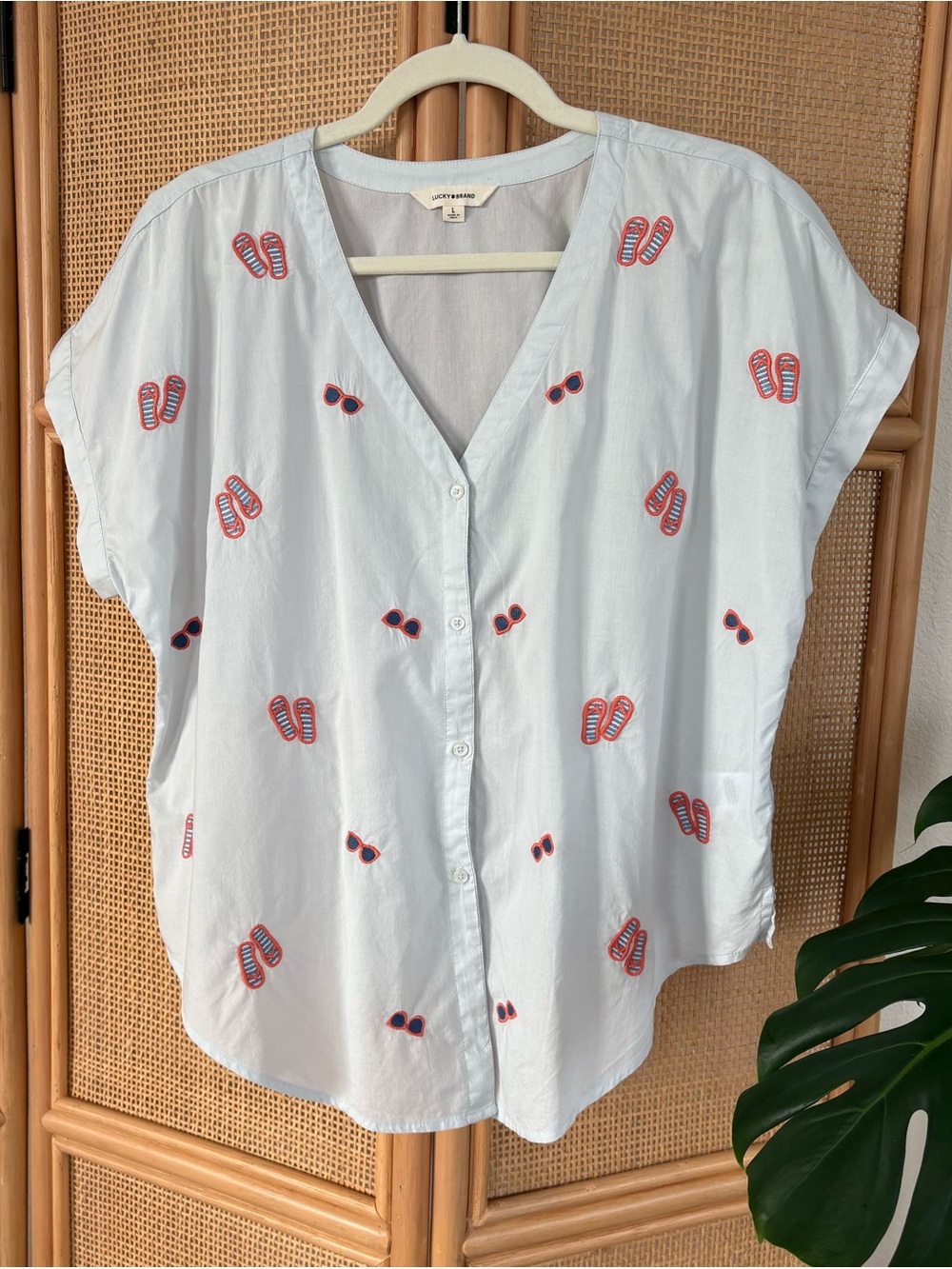 NWOT Lucky Brand Summer Motif Embroidered Front-knot Shirt in Blue Sz:L| Vacay!
